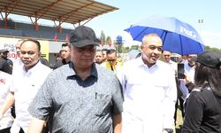Hadiri Pasar Ramadhan, Bupati Tangerang Bagikan 3.000 Paket Sembako untuk Warga