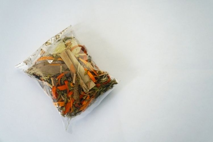 Ilustrasi herbal dari olahan purwaceng kering.