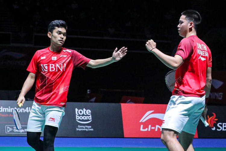 Leo Rolly Carnando/Daniel Marthin saat tampil di final Singapore Open 2022 kontra Fajar Alfian/Muhammad Rian Ardianto di Singapore Indoor Stadium pada Minggu (17/7/2022) sore WIB. Terkini, Leo/Daniel berlaga pada babak 32 besar Hylo Open 2022 yang berlangsung di Saarlandhalle Saarbucken, Jerman, pada Selasa (31/10/2022) 