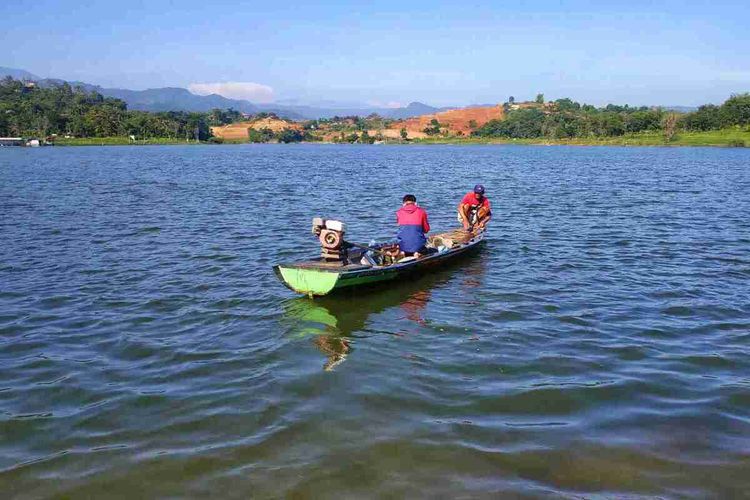 Waduk Jatigede menjadi destinasi wisata baru di Sumedang. AAM AMINULLAH/KOMPAS.com