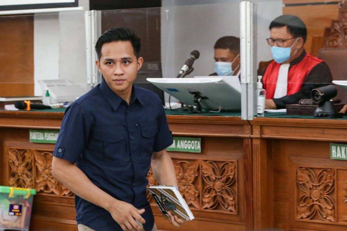 Terdakwa kasus pembunuhan berencana Brigadir J, Richard Eliezer menjalani sidang di Pengadilan Negeri Jakarta Selatan, Senin (12/12/2022). Putri Candrawathi menjadi saksi dalam sidang kali ini.