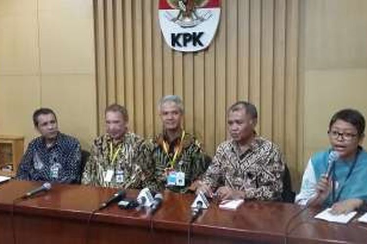 Gubernur Jawa Tengah Ganjar Pranowo dan Ketua KPK Agus Rahardjo di Gedung KPK, Jakarta, Selasa (22/3/2016).