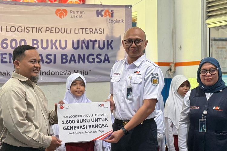 Perkuat Literasi, KAI Logistik Salurkan 1.600 Buku ke Sekolah