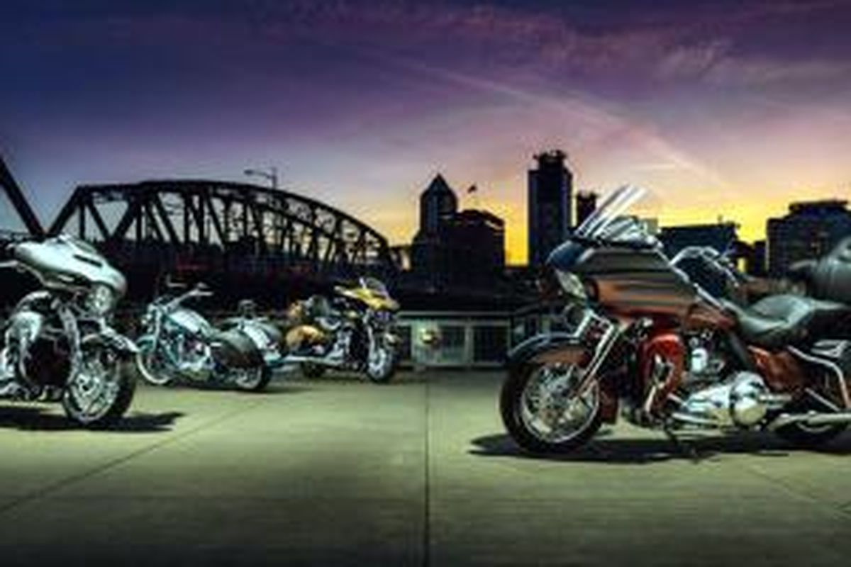 Empat model Harley-Davidson CVO 2015.