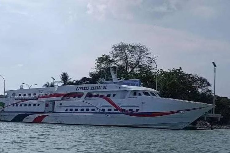 Ilustrasi kapal cepat.