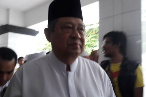 Kunjungan SBY ke Kawan Lama dan Acungan Jari Telunjuk...