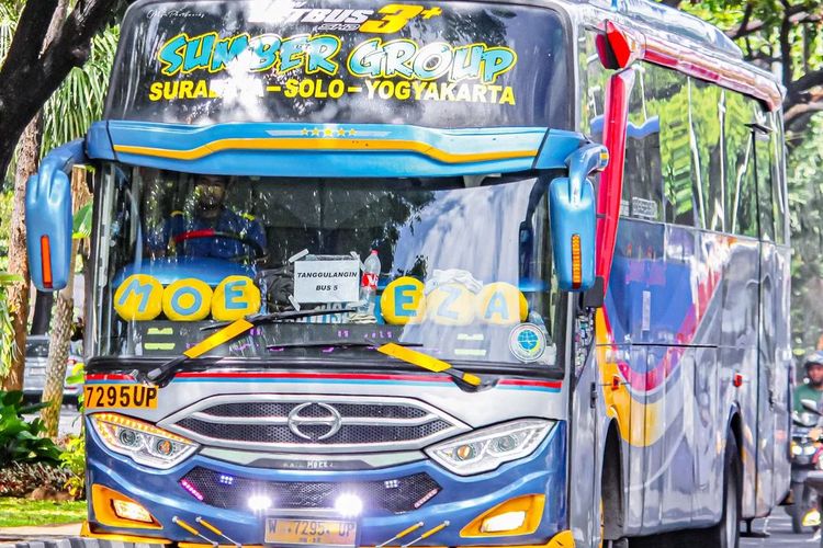 Penampakan bus PO Sugeng Rahayu di Jakarta