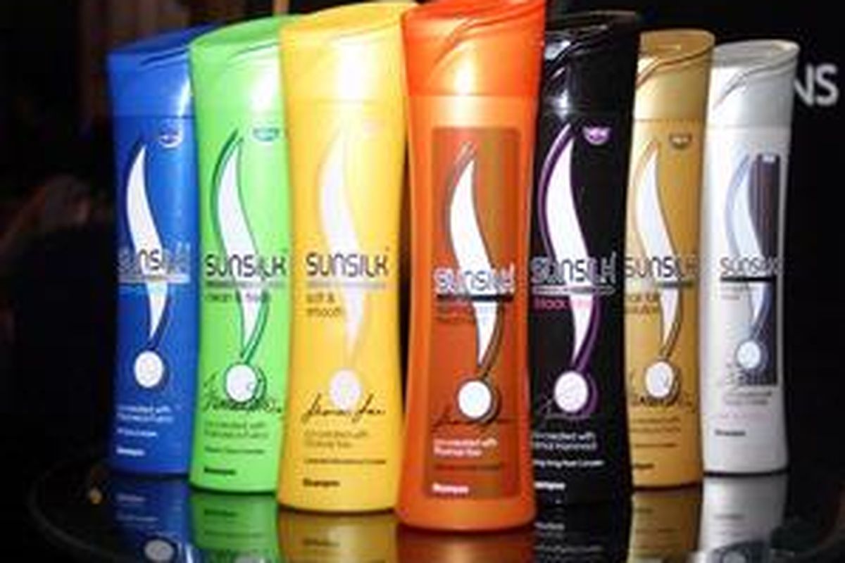 Sunsilk Co-Creations, produk perawatan rambut kelas premium, inovasi pakar rambut dunia dan ahli dermatologi. Produk penyempurna Sunsilk ini hadir di Indonesia mulai 1 Juni 2010.