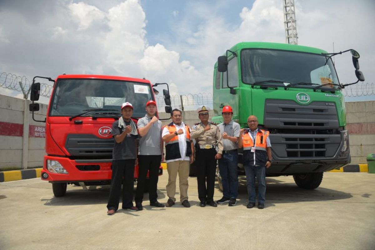 UD Truck memberikan apresiasi pada pengemudi dengan truk