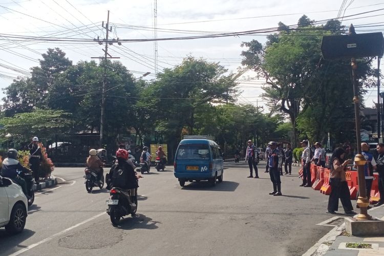Atasi Penyempitan Lajur, Rekayasa Lalin di Wilayah Kahuripan Kota Malang Diberlakukan