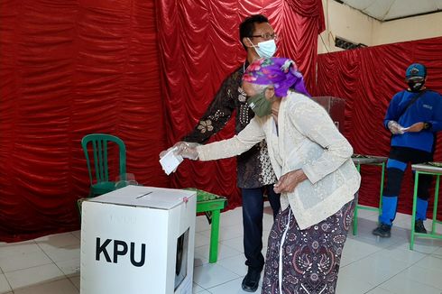 Pengungsi Merapi Nyoblos Pilkada Sleman: Saya Tak Bisa Baca, Ya Asal Dicoblos Saja