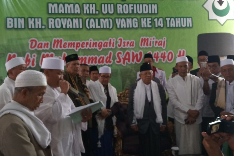 Sejumlah ulama mendeklarasikan diri mendukung pasangan capres nomor urut 01 di Pondok Pesantren Nurul Huda, Cijeruk Kabupaten Bogor Kamis (11/4/2019)
