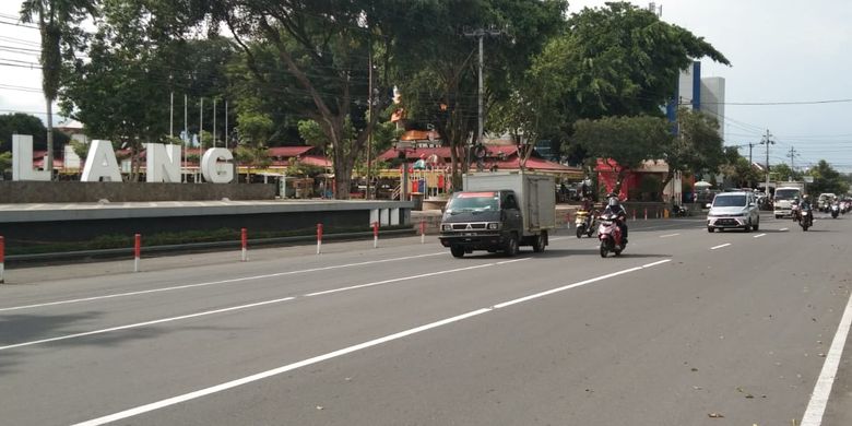 Ruas Jalan Ahmad Yani di Alun-alun Kota Magelang, Senin (15/1/2024).