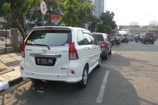 Di Jakarta, Parkir di Pinggir Jalan hanya Diperbolehkan di Rambu 
