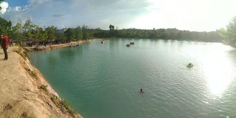 Danau Biru adalah lubang bekas tambang di Kabupaten Paser yang dijadikan obyek wisata oleh masyarakat setempat.
