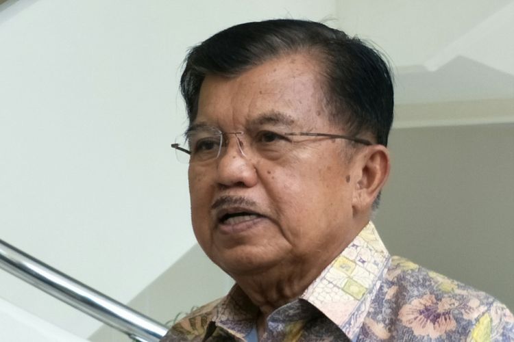 Wakil Presiden RI Jusuf Kalla ketika ditemui di kantor Wakil Presiden, Jalan Medan Merdeka Utara, Jakarta Pusat, Rabu (6/12/2017). 