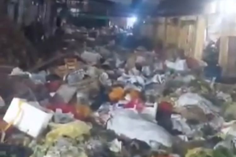 Ramai soal Sampah Menggunung di Pasar Flamboyan Pontianak, DLH: Sebagai Efek Jera