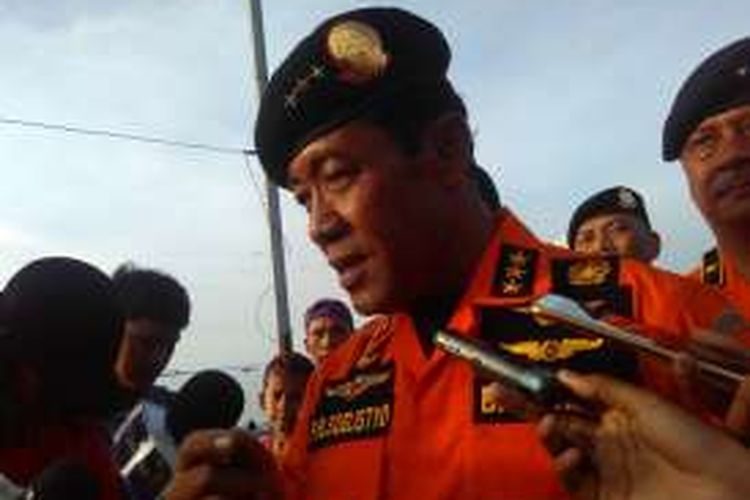 Kepala Basarnas Marsekal Madya Bambang Soelistyo ditemui di Pelabuhan Kali Adem, Muara Angke, Jakarta Utara, Senin (2/1/2017). 