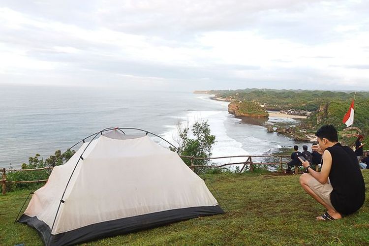 Pemandangan dari puncak Kosakora.