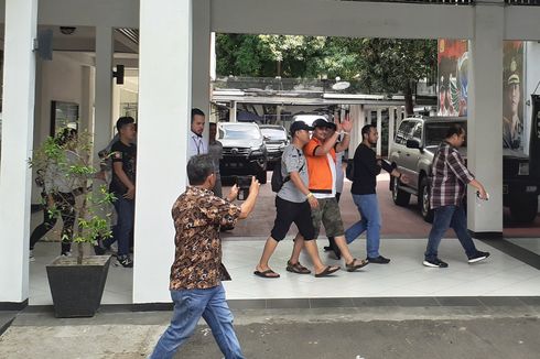 Jalani Tes Urine, Ibra Azhari Angkat Tangan, Medina Zein Berusaha Tutupi Wajah