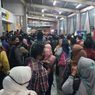 Hari Pertama PSBB Depok, Penumpang KRL Membludak di Stasiun Citayam 