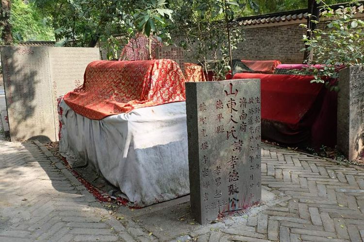 Area makam murid-murid Abu Waqqas