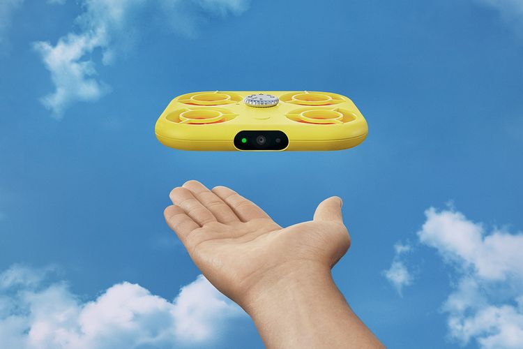 Snap, induk perusahaan media sosial Snapchat meluncurkan drone mini Pixy.