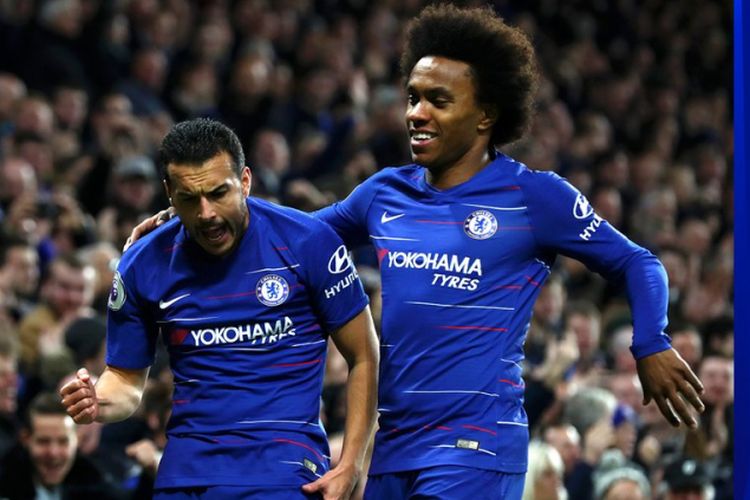 Pedro dan Willian sedang merayakan gol pertama yang dicetak pada laga Chelsea vs Newcastle United di Stadion Stamford Bridge, Sabtu (12/1/2019) atau Minggu dini hari WIB. Laga ini berakhir dengan skor 2-1 untuk keunggulan Chelsea.