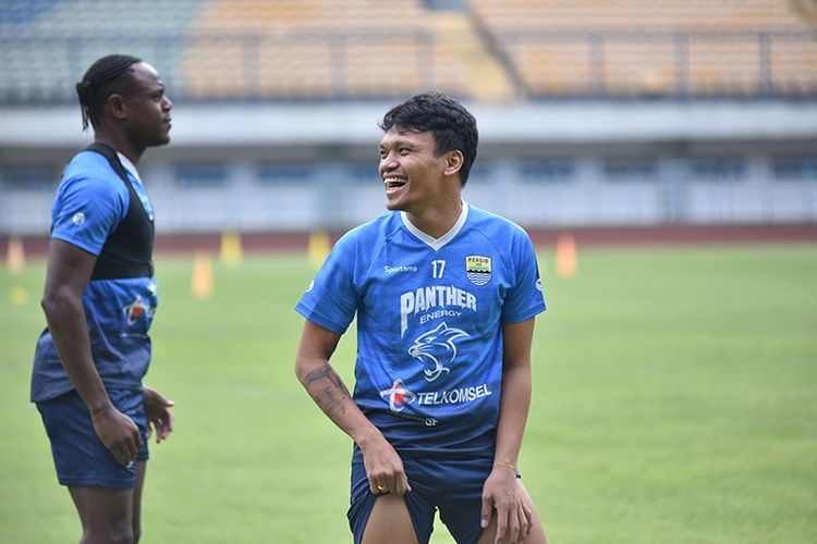Ferdinand Sinaga bergabung dalam sesi latihan Persib Bandung di Stadion Gelora Bandung Lautan Api (GBLA), Kamis (11/03/2021). 