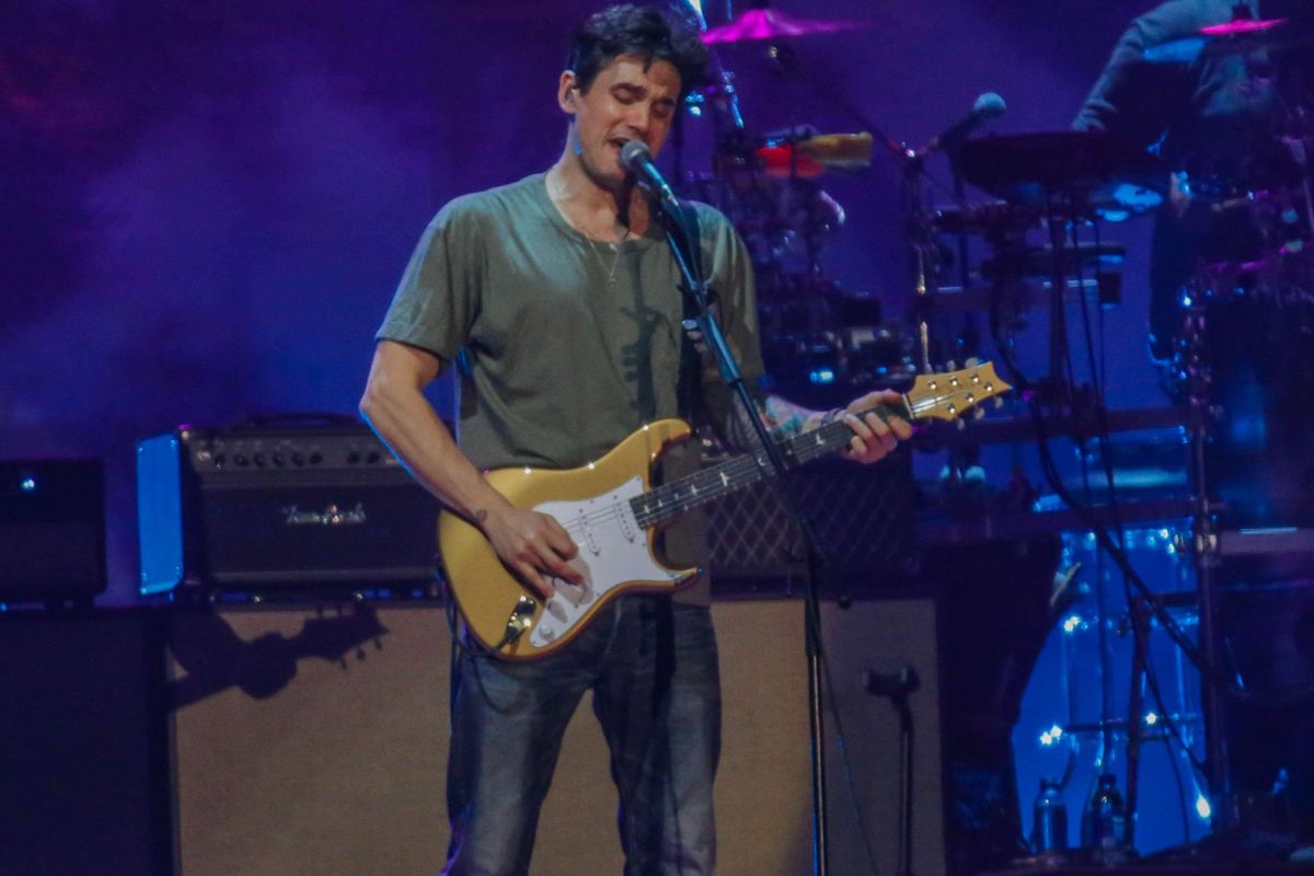 John Mayer saat tampil di acara konsernya di ICE, BSD City, Tangerang, pada Jumat (5/4/2019). Dalam konser yang bertajuk John Mayer World Tour 2019 ini John akan tour di beberapa negara seperti China, Thailand, Australia dan lain-lain