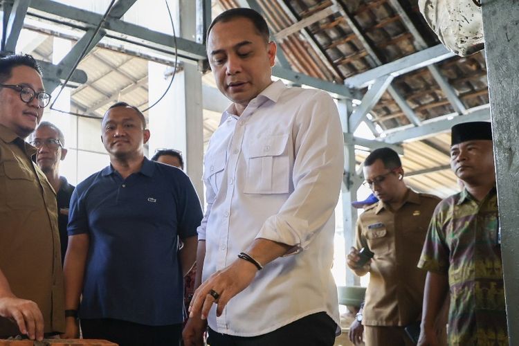 Pasar Tembok Dukuh Surabaya Direvitalisasi, Eri Cahyadi Imbau Pedagang Taati Aturan