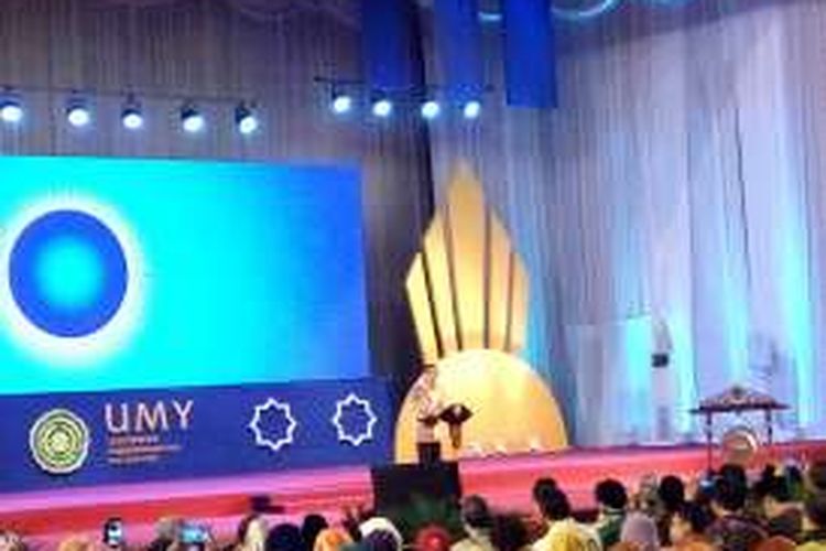 Presiden Joko Widodo saat membuka acara Konvensi Nasional Indonesia Berkajuan di Auditorium Universitas Muhammadiyah Yogyakarta
