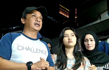 Keponakan: Tante Dewi Perssik Berusaha Maksimal untuk ...