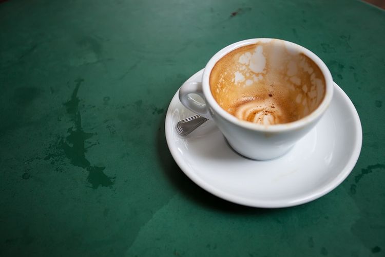 Ilustrasi cangkir kopi, ilustrasi noda kopi.