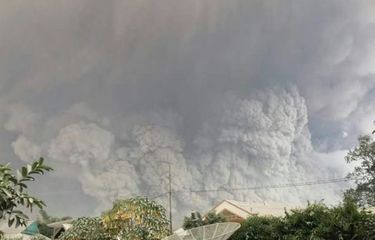 Gunung Sinabung di Kabupaten Karo, Sumatera Utara, kembali meletus, Rabu (2/8/2017). 
