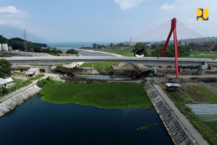 Jembatan Aek Tano Ponggol di Pulau Samosir, Sumut.