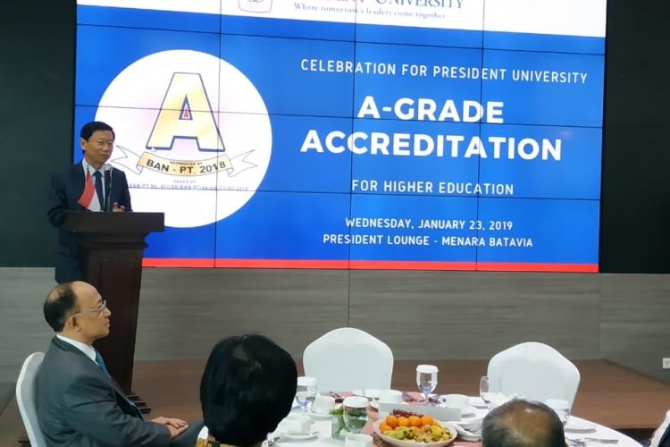 Setyono Djuandi Darmono pendiri President University dan juga Komisaris Utama PT Jababeka Tbk dalam selebrasi penerimaan akreditasi A President University di Menara Batavia, Jakarta (23/1/2019).