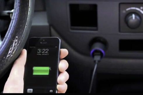 Mati Listrik, Tips Aman Charging Handphone di Power Output Mobil