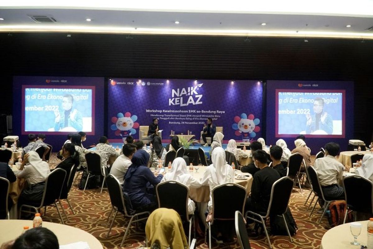 Lazada Indonesia menyelenggarakan pelatihan Naik KeLaz kepada 700 SMK di Harris Fox Hotel City Center. 

