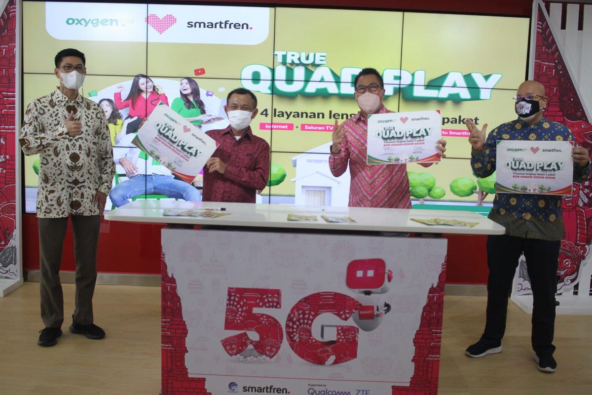 Smartfren dan Mora Telematika Indonesia (Moratel) menjalin kemitraan dengan menghadirkan produk terbaru bernama True QuadPlay