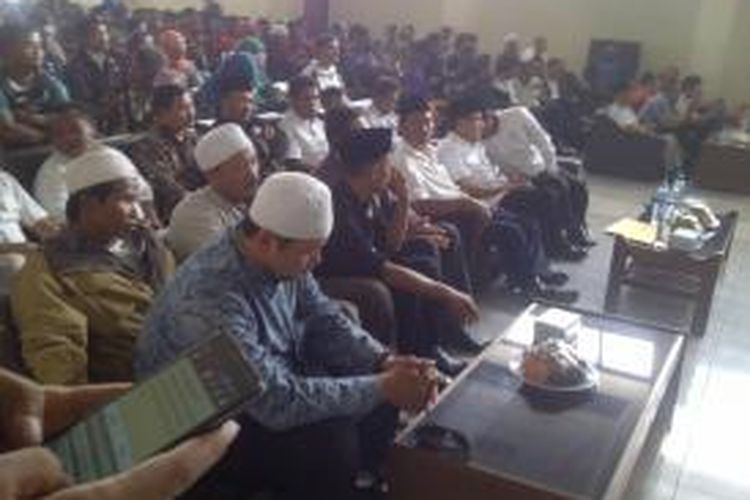Anggota Dewan Pertimbangan Partai Golkar Akbar Tandjung, menghadiri acara deklarasi pendukung Prabowo-Hatta di Kota Tasikmalaya, Rabu (4/6/2014).