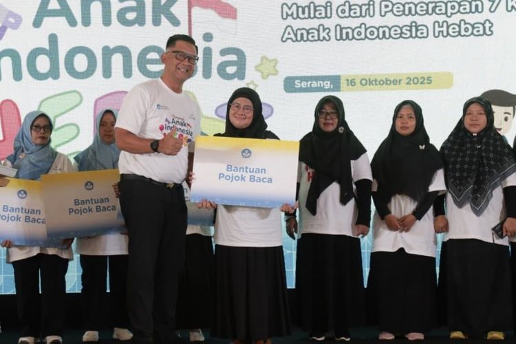 Bank BJB bersama Kementerian Pendidikan Dasar dan Menengah menyelenggarakan Kampanye Anak Indonesia Hebat di Kota Serang dalam rangka mendukung upaya pemerintah mencetak generasi Indonesia yang unggul melalui penguatan literasi dan inklusi keuangan sejak usia dini. 