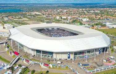 Stadion Parc Olympique Lyonnais atau Groupama Stadium, Lyon.