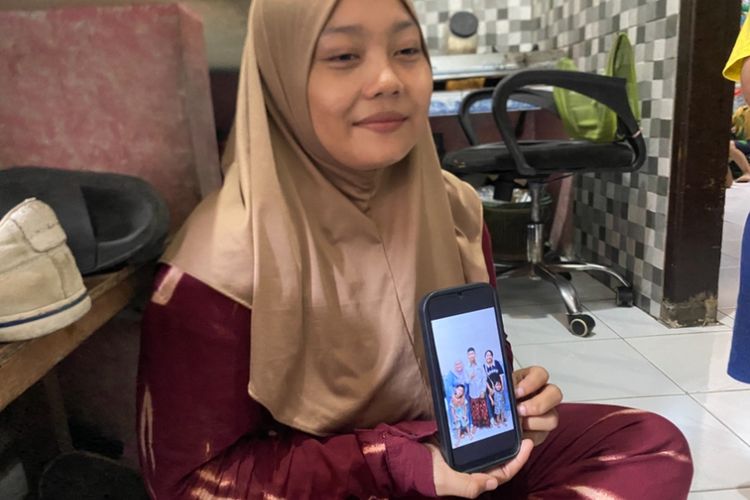 Kakak Rafi Catur Okta Mulya, Novita Tri Endah, Senin (6/10/2025).