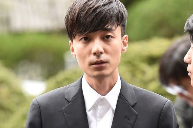 Penyanyi asal Korea Selatan, Roy Kim, yang menjadi tersangka kasus dugaan penyebaran konten pornografi.