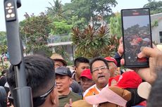 Rano Karno Sapa Warga di Waduk Brigif, Disoraki "Idolanya Emak-emak"