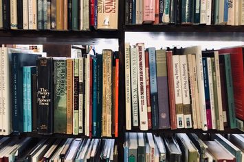4 Keterampilan Dasar yang Kamu Butuhkan Untuk Berbisnis Toko Buku