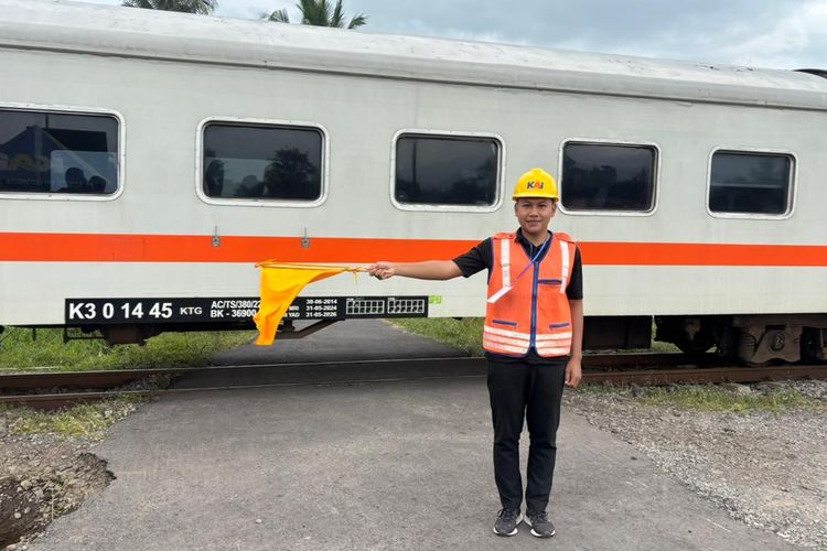 Denda Rp 750.000 Bagi Penerobos Palang Pintu Perlintasan Kereta Api