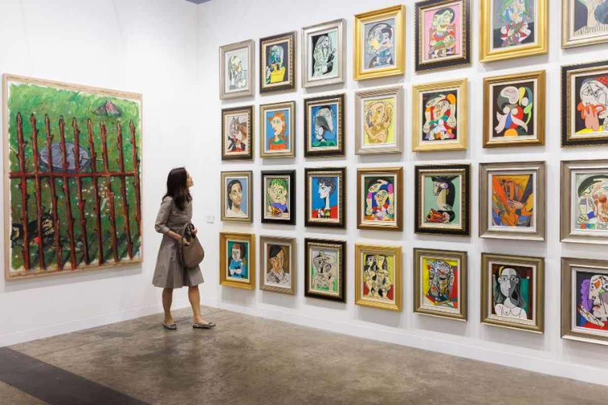 Art Basel menghadirkan galeri ternama dan karya seniman dari berbagai negara. 
