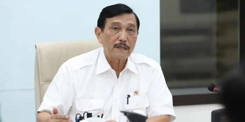 Coordinating Minister for Maritime Affairs and Investment Luhut Binsar Pandjaitan holds a meeting at his Jakarta office on Friday, November 27, 2020. 